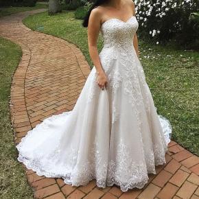 Detachable Shoulder Straps Sweetheart Neckline Princess Lace Wedding Dress 