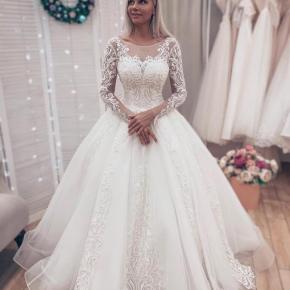Long Sleeve Ball Gown Heavy Beading Lace Wedding Dresses 