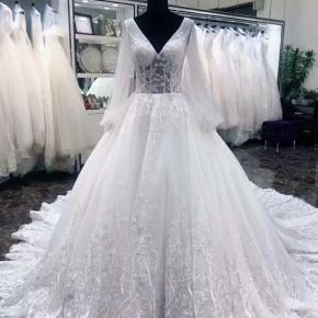 Long Sleeve Luxury Lace Illusion Bodice Large Train Wedding Dresses 